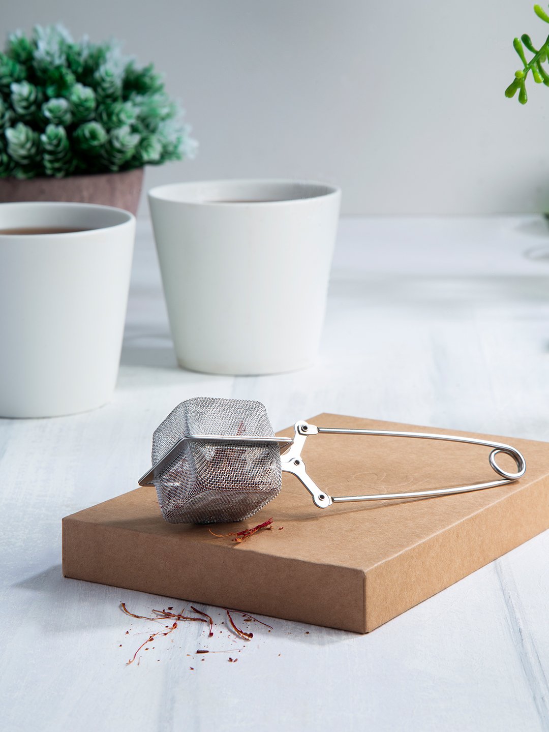 NATURALLYOURS TeaCraft Square Tea Strainer with Handle 1Pcs, L15 × H3.5 cm